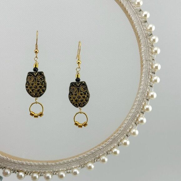 Czech Glass Gold Jet Owl Spinel Earrings Gold Plated Hooks and Beads - Picture 5 of 7